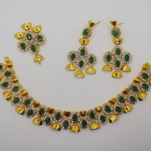 Emerald Green Kundan Bridal Jewelry Set with Pearls – 24K Gold Plated